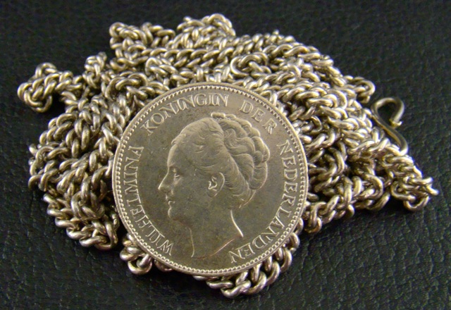 (image for) AN ANTIQUE SILVER BELT